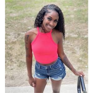 Meet your Posher, Janii